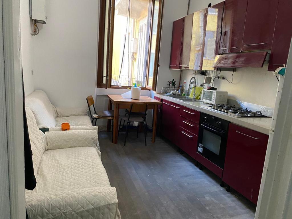 Private Room In A Quiet Apartment In The City Center มิลาน ภายนอก รูปภาพ