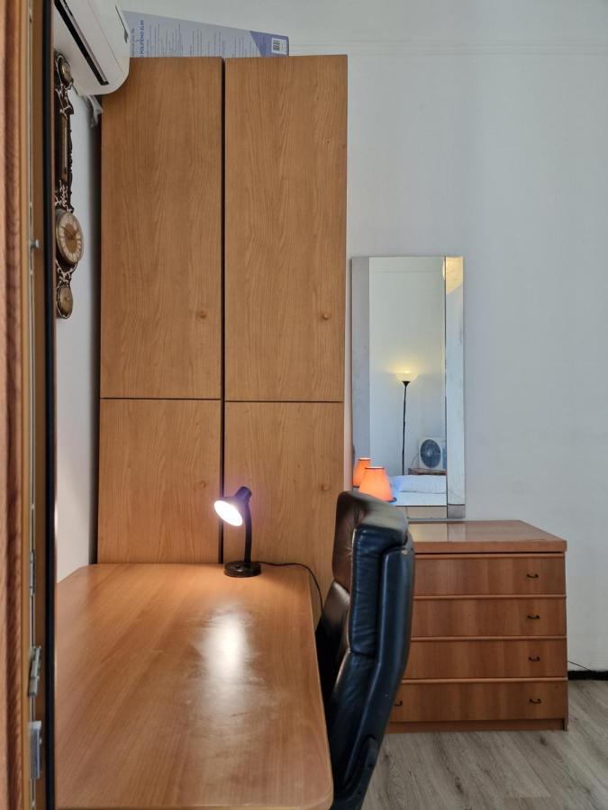 Private Room In A Quiet Apartment In The City Center มิลาน ภายนอก รูปภาพ