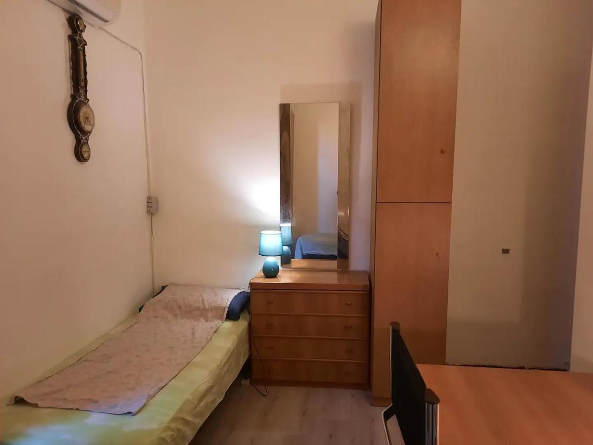 Private Room In A Quiet Apartment In The City Center มิลาน ภายนอก รูปภาพ